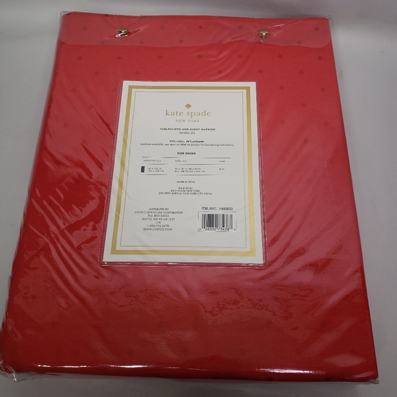 Kate Spade Chriatmas Red Tablecloth Napkin Set - Picture 4 of 5